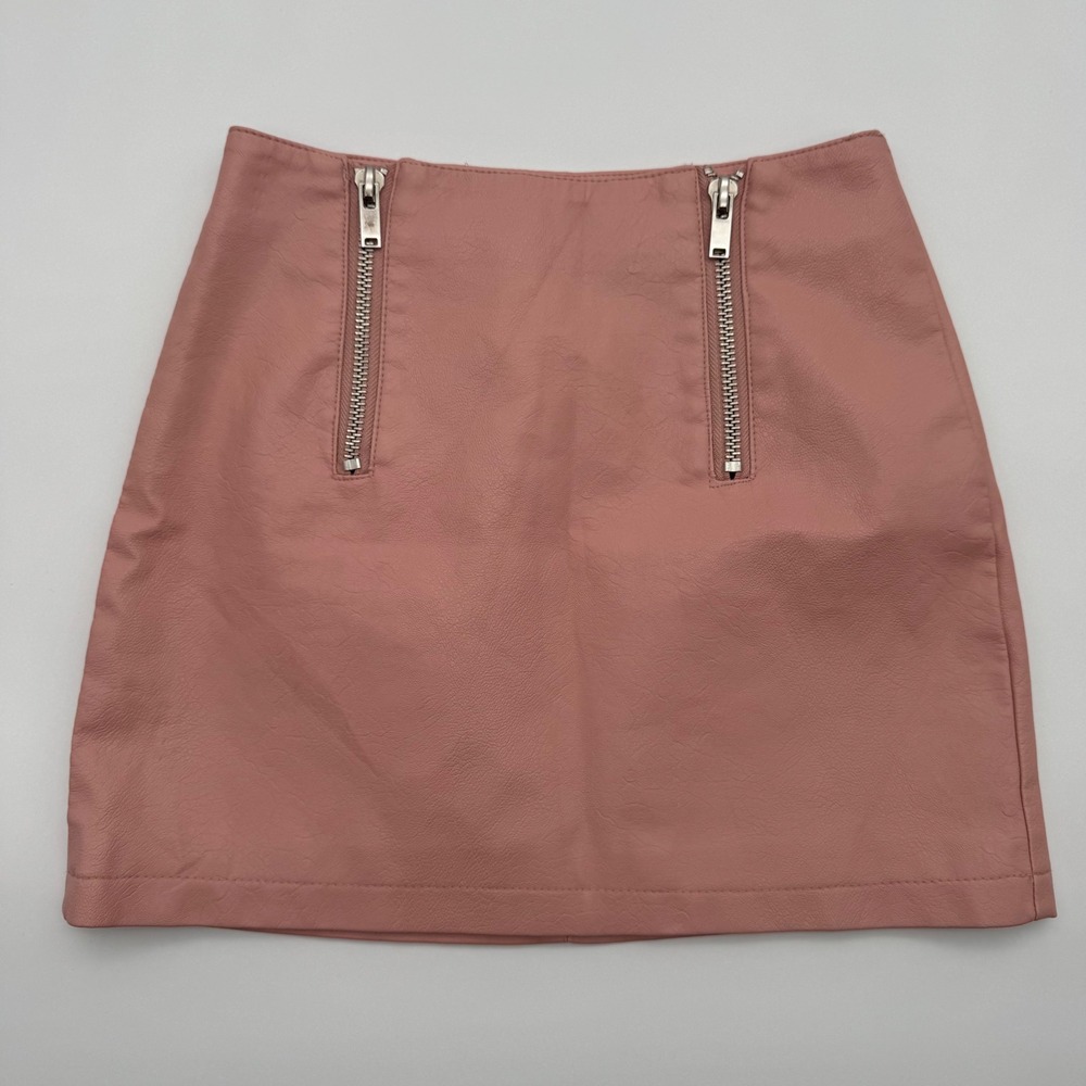 Forever 21 Pink Faux Leather Mini Skirt‎ Silver Zipper Front Small